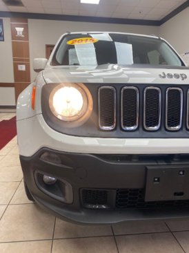 Used 2015 Jeep Renegade Latitude w/ Popular Equipment Group image 28