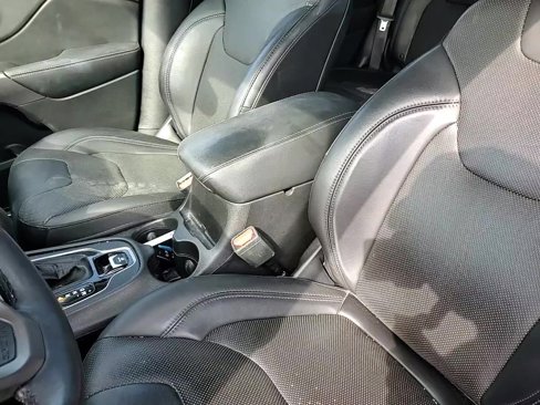 Used 2019 Jeep Cherokee Limited image 21