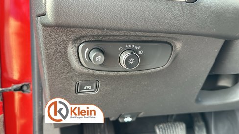 Used 2022 GMC Terrain SLE image 17