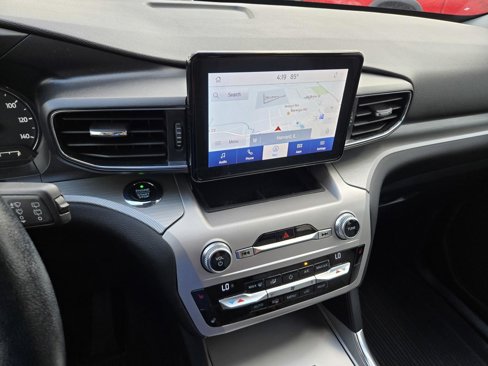 Used 2021 Ford Explorer XLT w/ Equipment Group 202A image 9