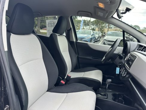 Used 2012 Toyota Yaris L image 24
