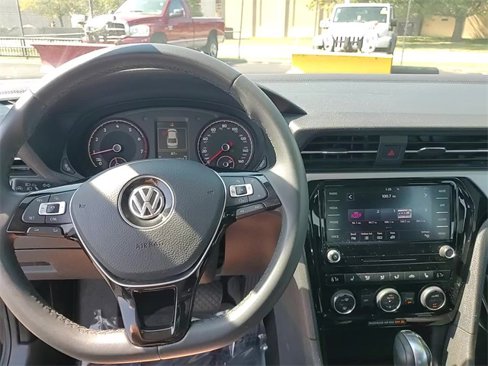 Used 2022 Volkswagen Passat 2.0T SE image 26