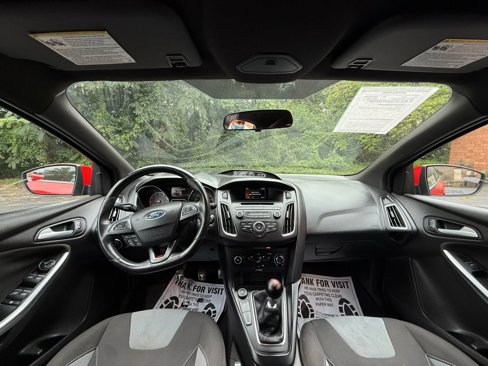 Used 2017 Ford Focus ST image 17