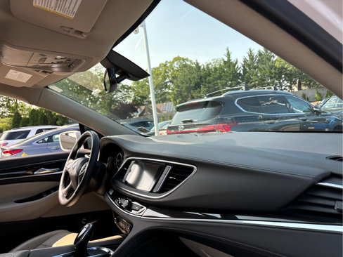 Used 2020 Buick Enclave Essence w/ Sound and Sites Package image 29