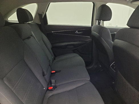 Used 2018 Kia Sorento LX image 19