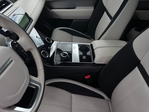 Used 2020 Land Rover Range Rover Velar R-Dynamic S image 12