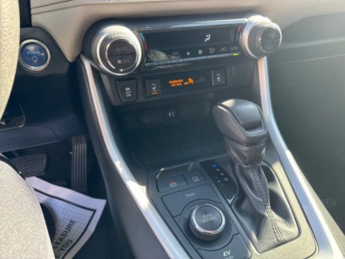 Used 2019 Toyota RAV4 XLE image 25