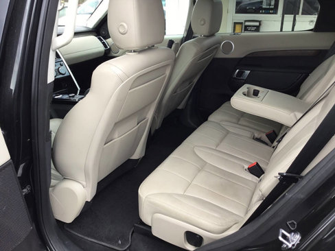 Used 2017 Land Rover Discovery HSE image 15
