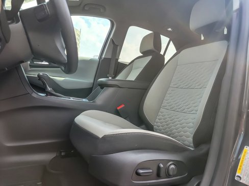 Used 2020 Chevrolet Equinox LS w/ LS Convenience Package image 7