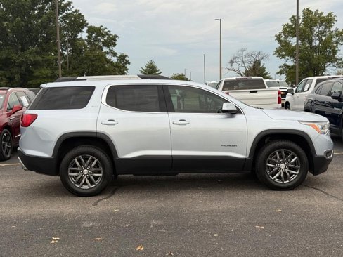 Used 2017 GMC Acadia SLT image 1