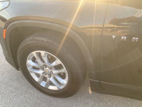 Used 2022 Chevrolet Traverse LS image 11
