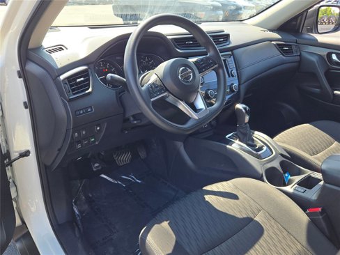 Used 2020 Nissan Rogue SV image 25