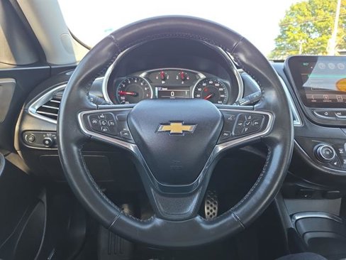 Used 2017 Chevrolet Malibu LT w/ Leather Package image 18