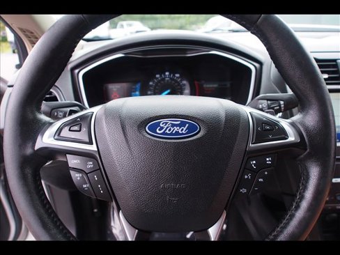 Used 2019 Ford Fusion Titanium image 22