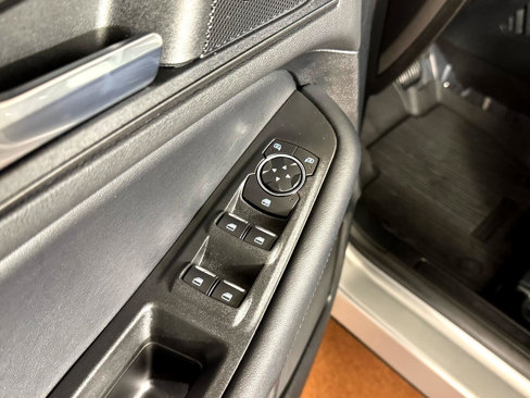 Used 2022 Ford Edge SE image 15