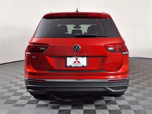 Used 2022 Volkswagen Tiguan SE image 6