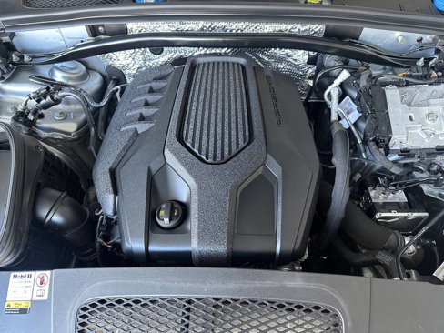 Used 2023 Porsche Macan Turbo image 43