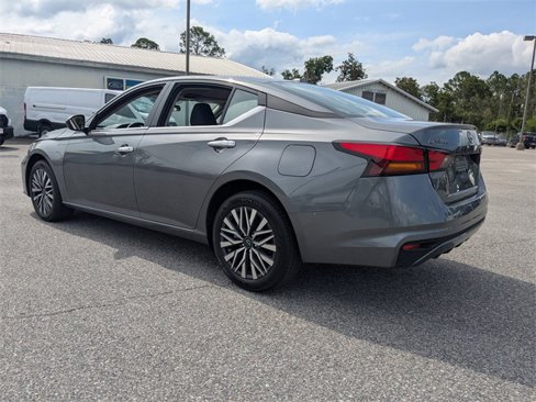 Used 2025 Nissan Altima 2.5 SV image 5