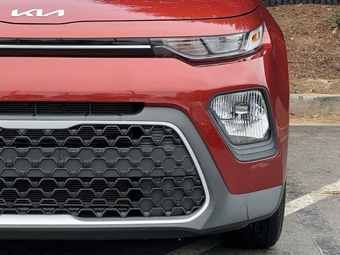 Used 2022 Kia Soul LX image 5