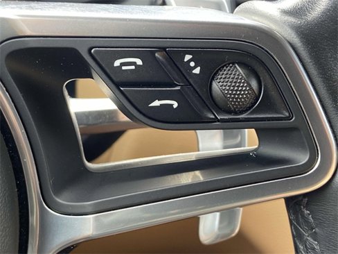 Used 2018 Porsche Macan image 16