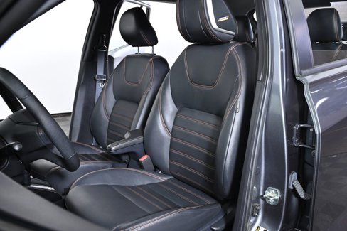 Used 2020 Nissan Kicks SR w/ SR Premium Package image 23