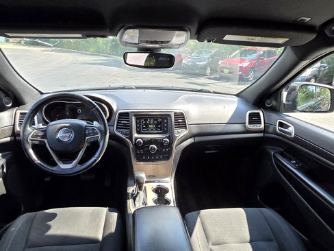 Used 2017 Jeep Grand Cherokee Laredo w/ Quick Order Package 23E image 30