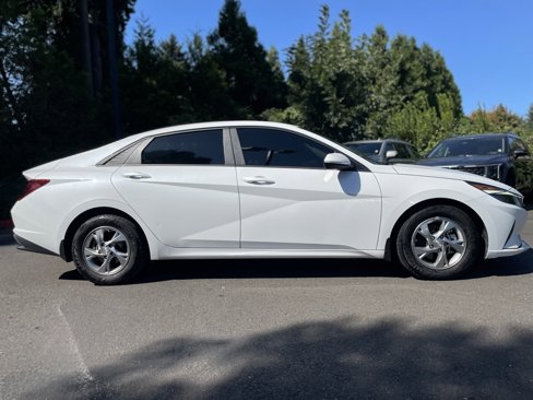 Used 2022 Hyundai Elantra SE image 3