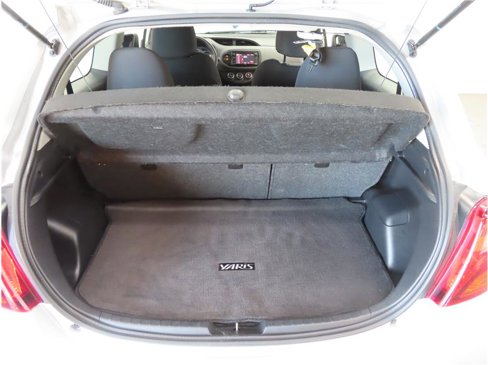 Used 2015 Toyota Yaris L image 14