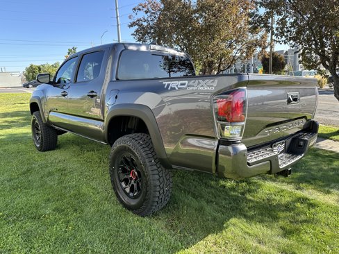 Used 2021 Toyota Tacoma TRD Off-Road w/ Technology Package image 8