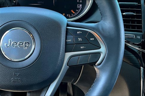 Used 2019 Jeep Grand Cherokee Altitude image 21