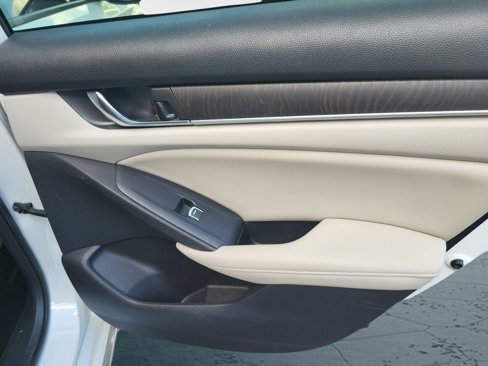 Used 2018 Honda Accord EX-L image 16