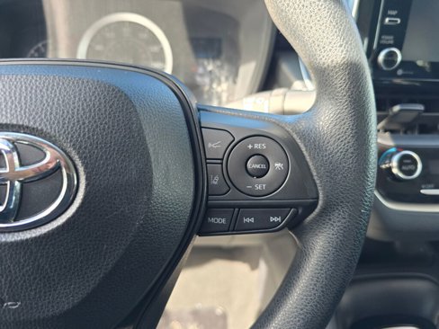 Used 2021 Toyota Corolla LE image 23