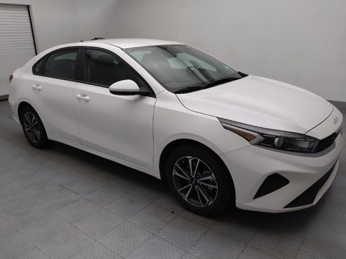 Used 2023 Kia Forte LXS image 11