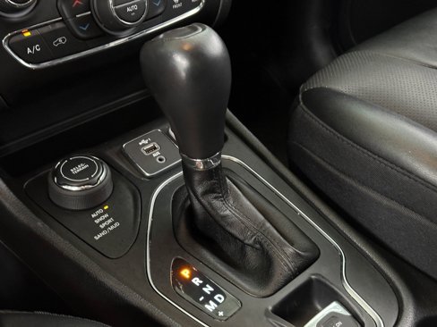Certified 2022 Jeep Cherokee Latitude Lux image 30