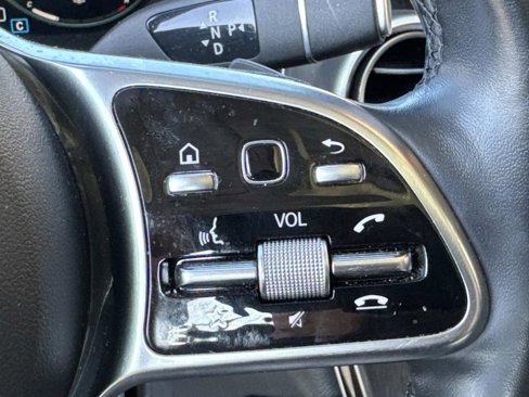 Used 2021 Mercedes-Benz GLC 300 4MATIC image 25