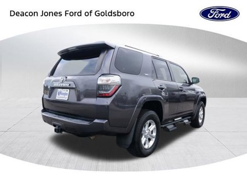 Used 2018 Toyota 4Runner 4WD image 3
