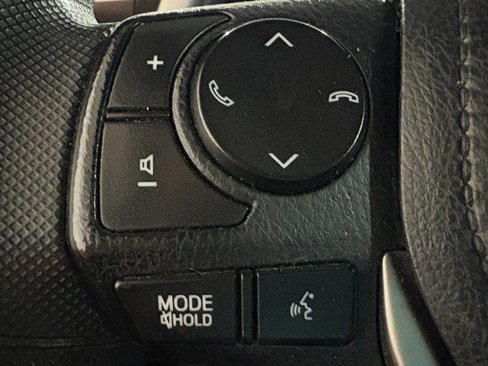 Used 2018 Toyota RAV4 LE image 6