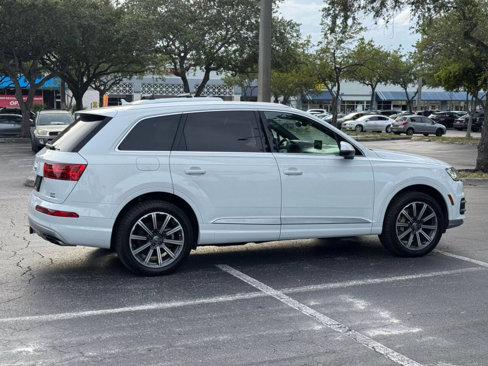 Used 2017 Audi Q7 3.0T Premium Plus w/ Premium Plus Package image 8