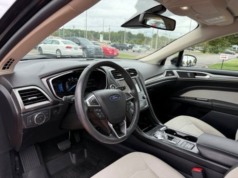 Used 2020 Ford Fusion SE w/ Equipment Group 151A image 11