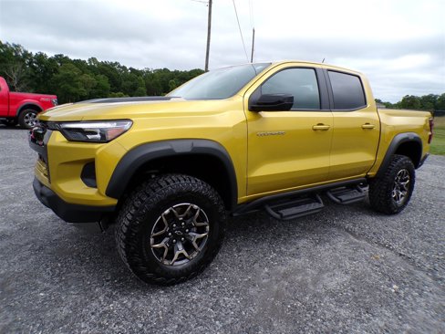 Used 2023 Chevrolet Colorado ZR2 w/ ZR2 Convenience Package III image 16