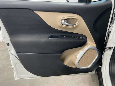 Used 2018 Jeep Renegade Sport w/ Power & Air Group image 12