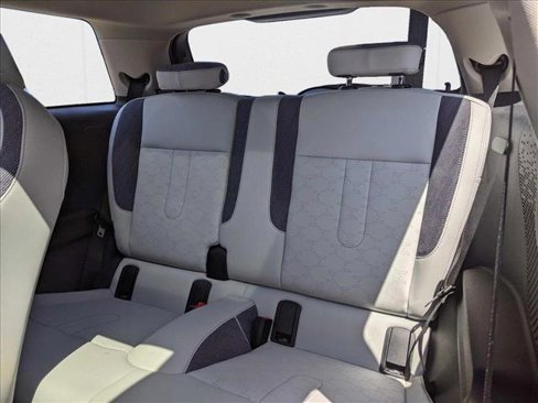 Certified 2025 MINI Cooper 2-Door Hardtop image 17
