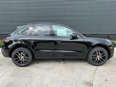 Used 2025 Porsche Macan image 9