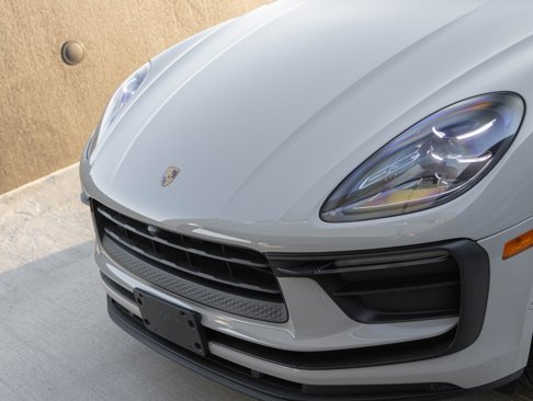 Certified 2022 Porsche Macan image 33