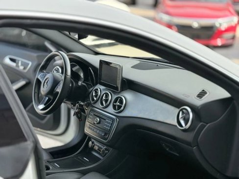 Used 2016 Mercedes-Benz CLA 250 image 33