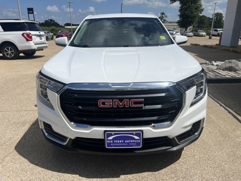Used 2024 GMC Terrain SLE image 21