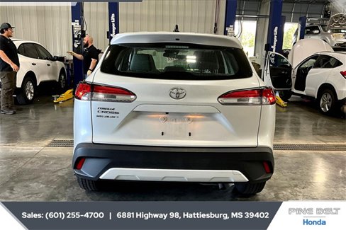 Used 2023 Toyota Corolla Cross L image 4