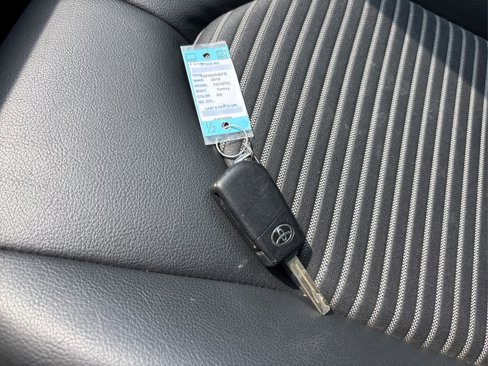 Used 2018 Toyota Camry SE image 40