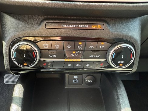 Used 2022 Ford Escape SE image 23