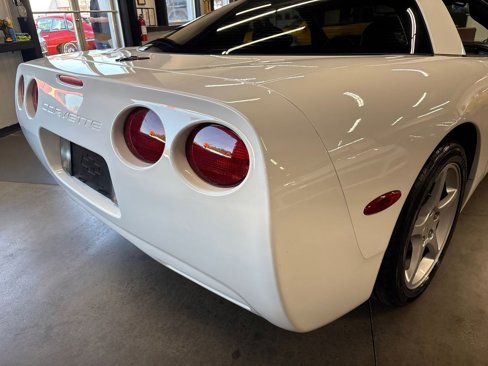 Used 2004 Chevrolet Corvette Coupe w/ Preferred Equipment Group image 24